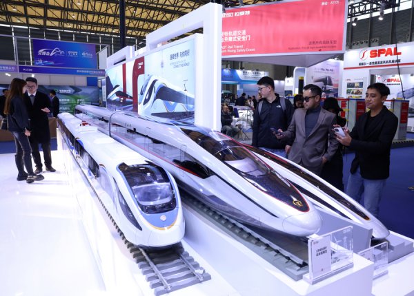 【会展区】出行更便捷快捷：群众交通车辆聚焦智能化升级